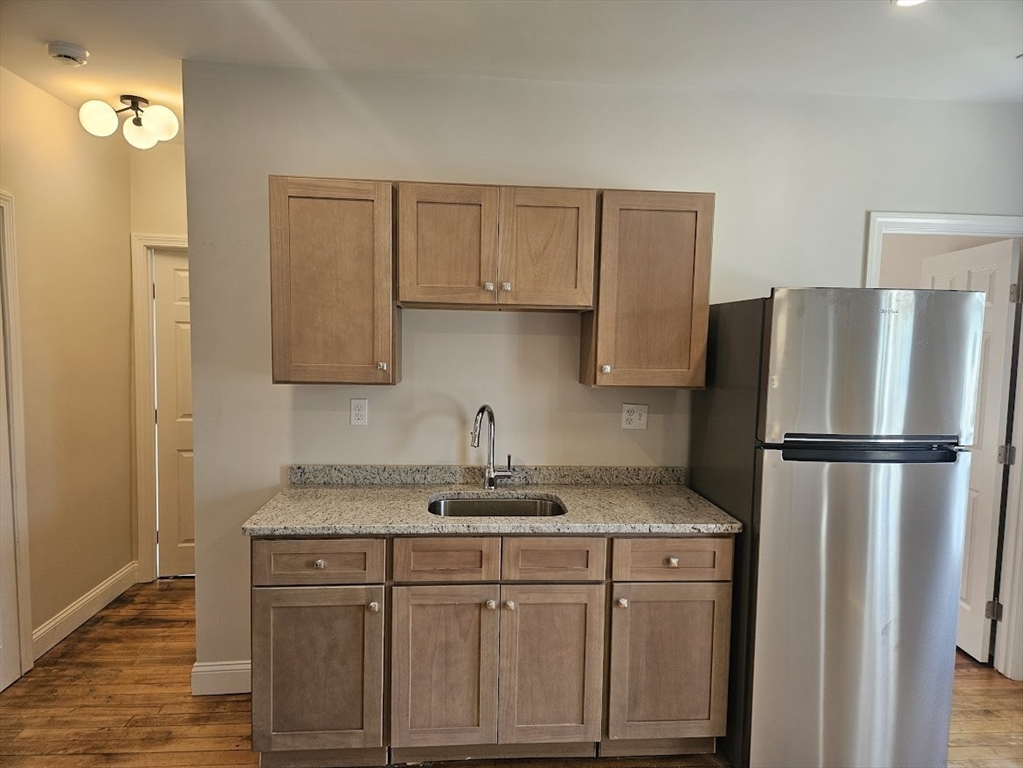 293 School St, Stoughton