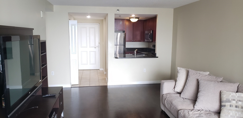 8 Museum Way, East Cambridge