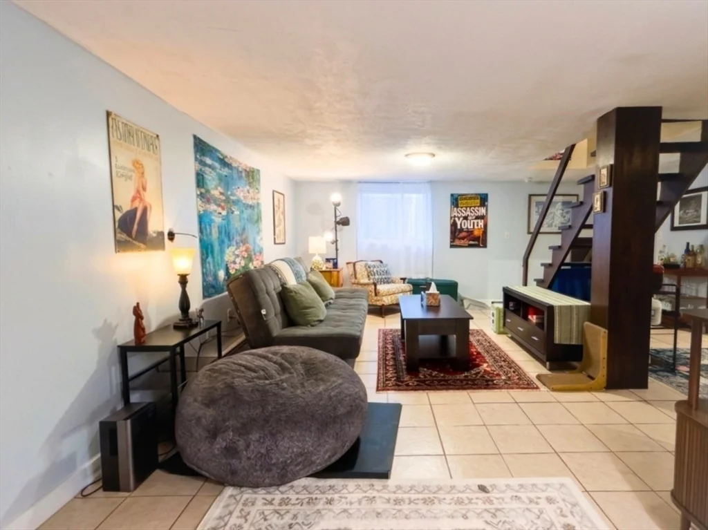 52 Sargent Ave, Winter Hill