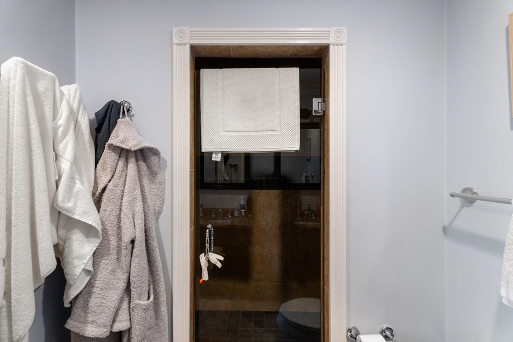 192 W 6th St, South Boston