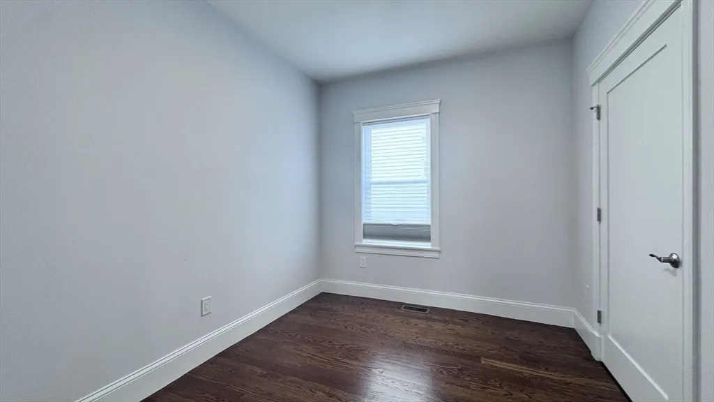 27 Aberdeen Rd, Powder House Square