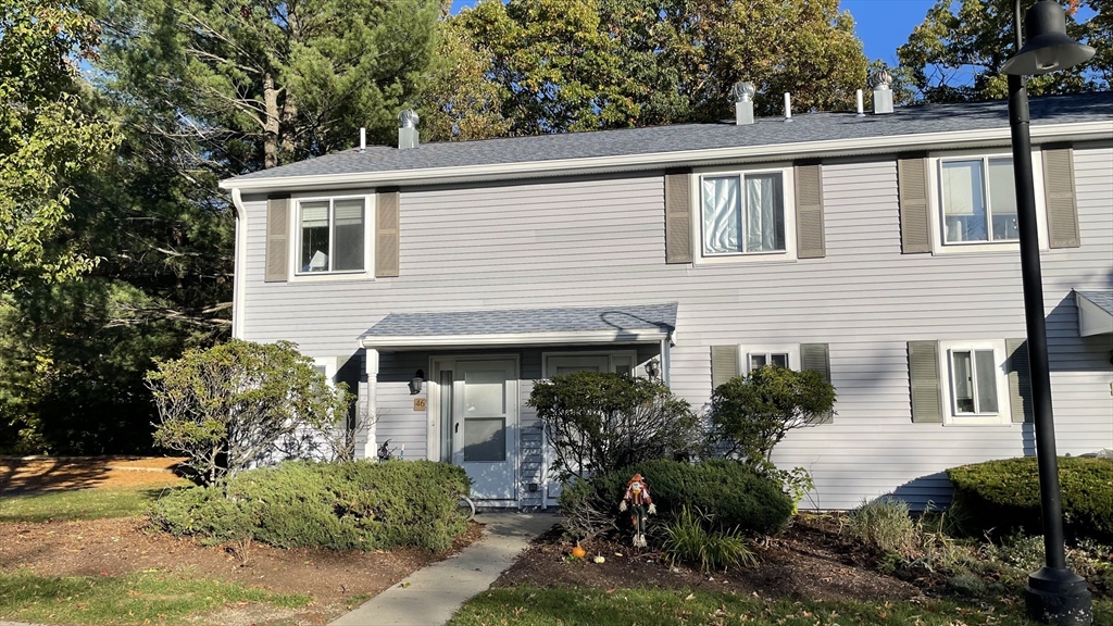 46 Village Hill Ln, Natick