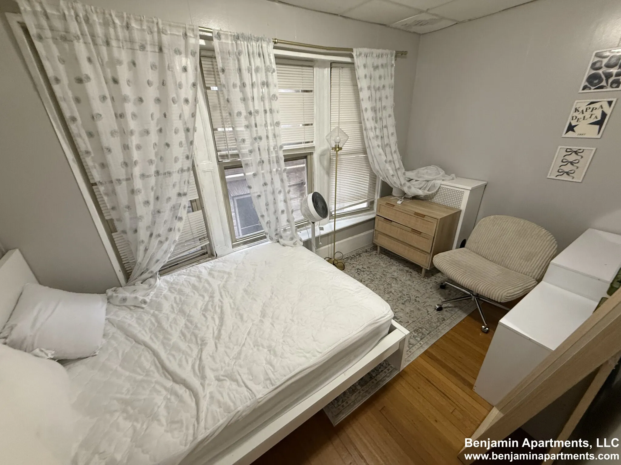 879 Beacon St, Fenway