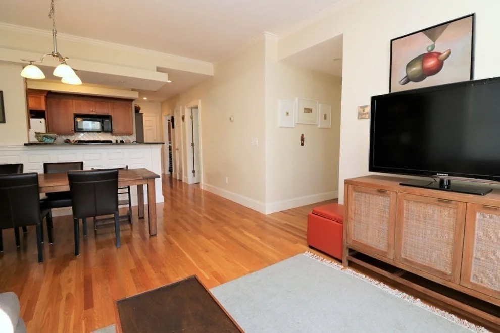 8 Caldwell Ave, Ward Two