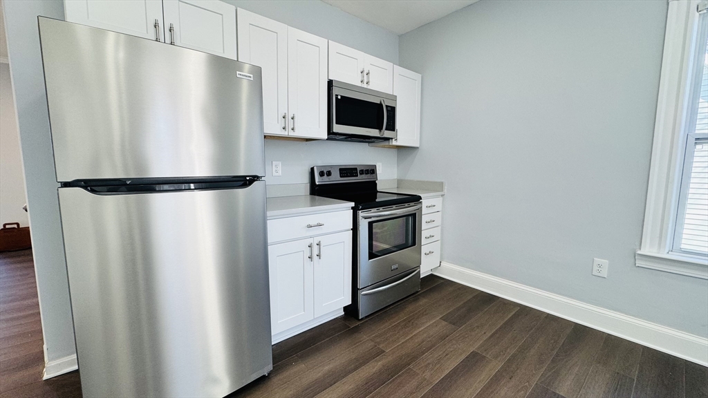 16 Hopkins St, Dorchester