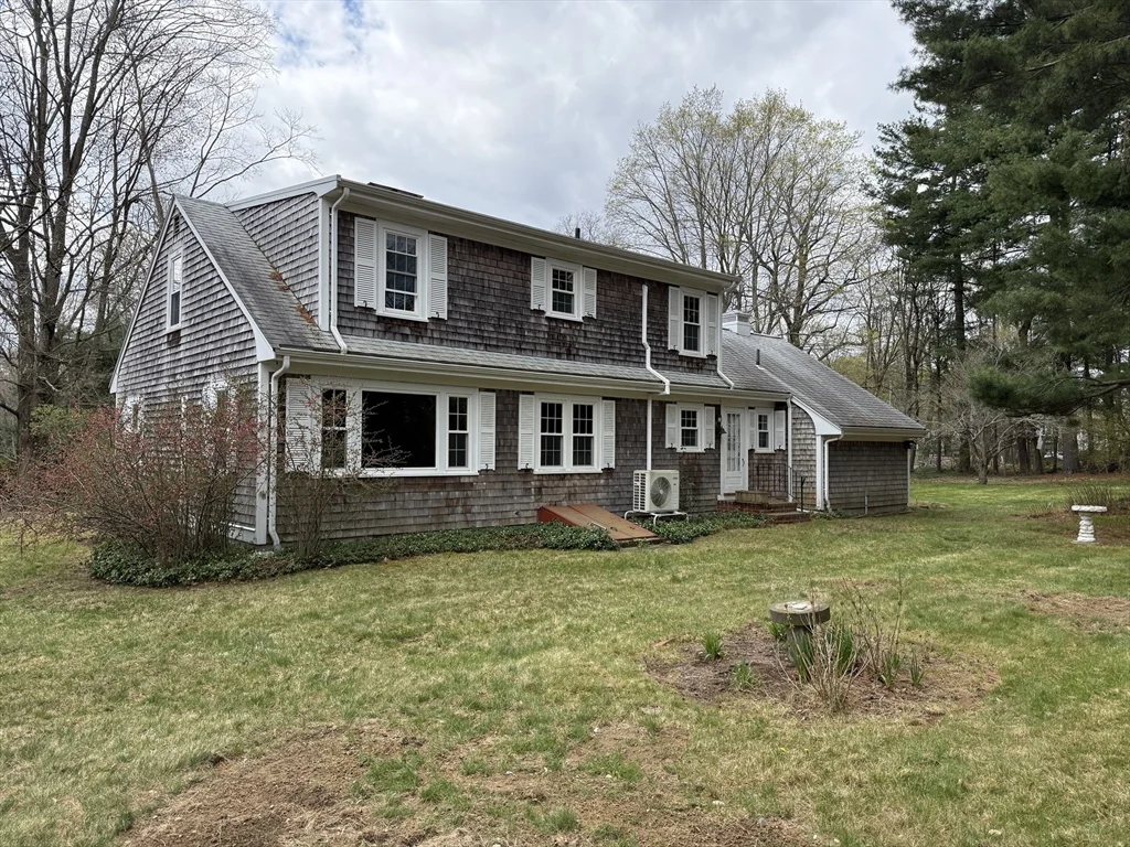 3 Crescent St, West Bridgewater