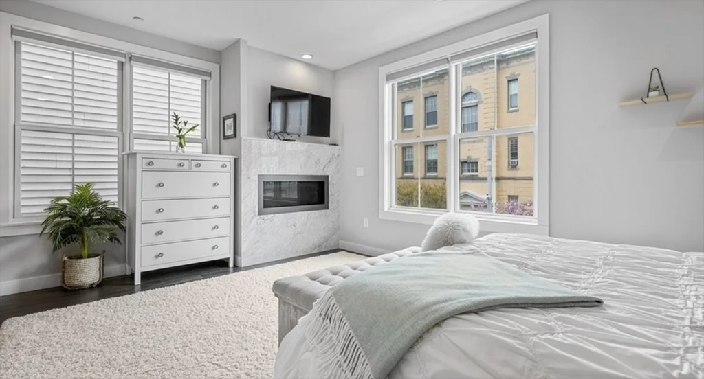 309 E St, South Boston