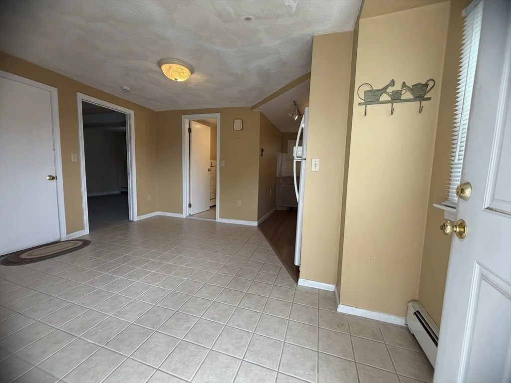 79 N Main St, North Bellingham