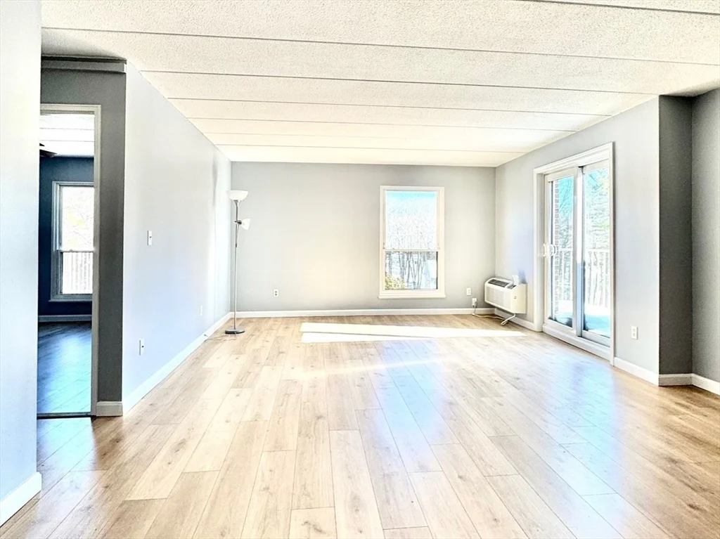 147 Turner Rd, Holliston