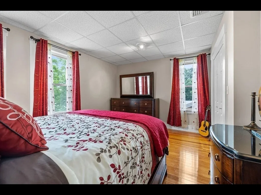 26 Lincoln St, North Andover