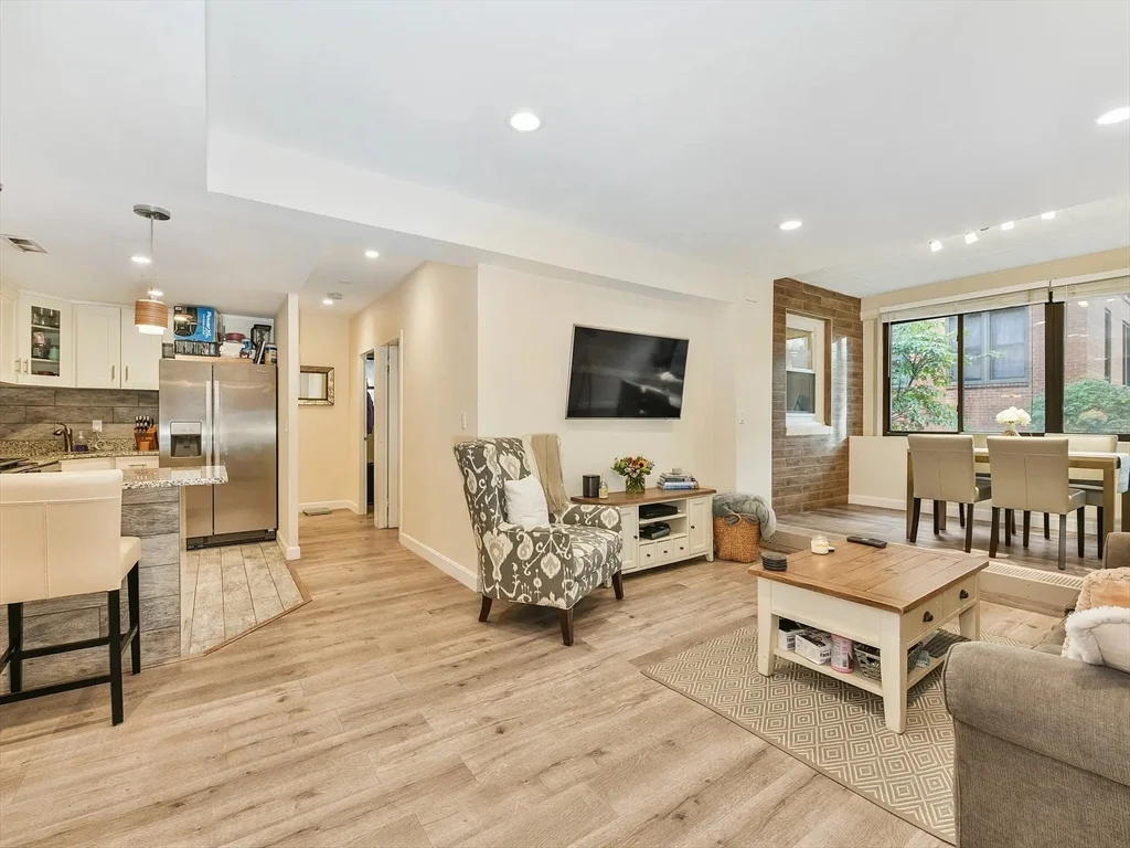 18 Juniper St, Coolidge Corner