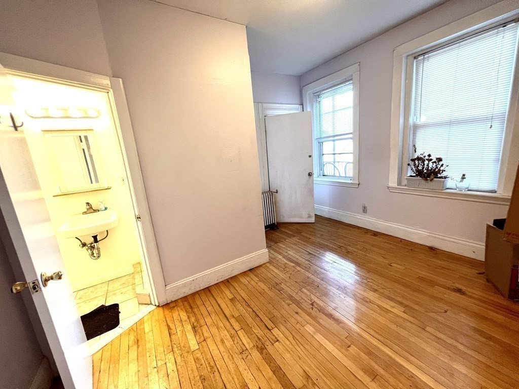 32 Reedsdale St, Allston