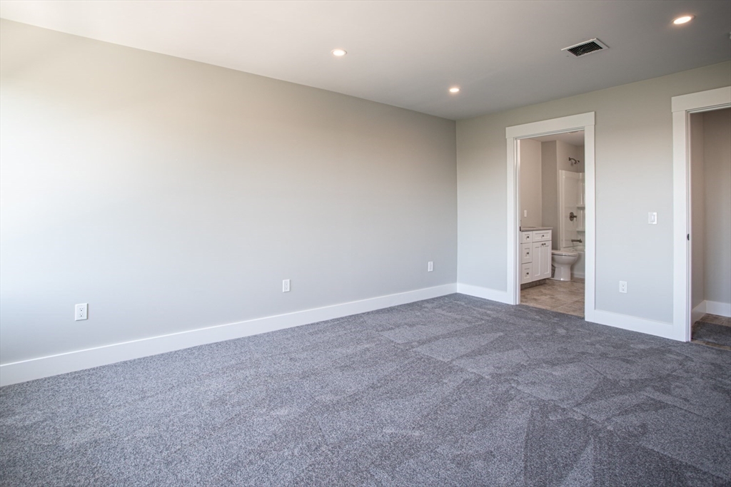 351 Danforth St, Fall River