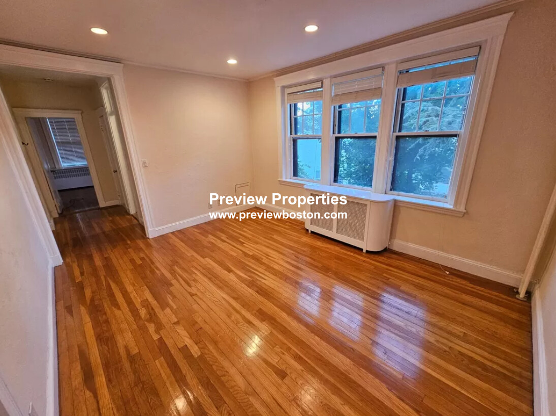 1945 Commonwealth Ave, Brighton