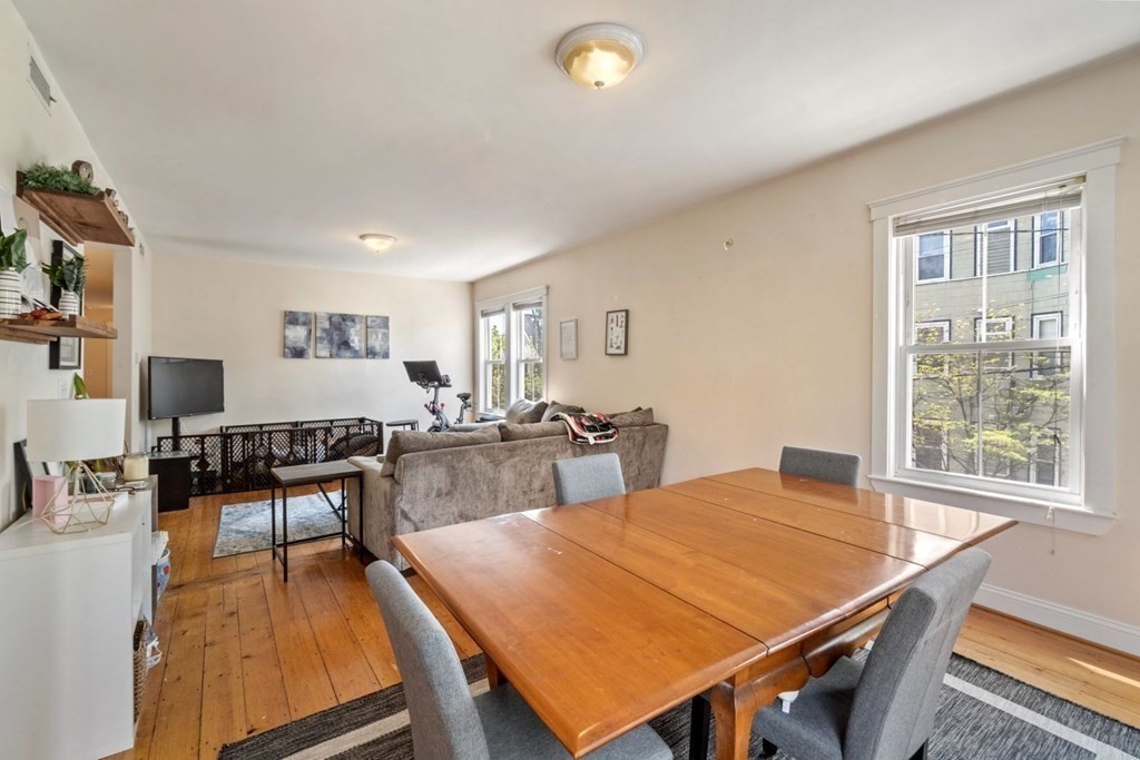 38 Roberts Rd, Harvard Square