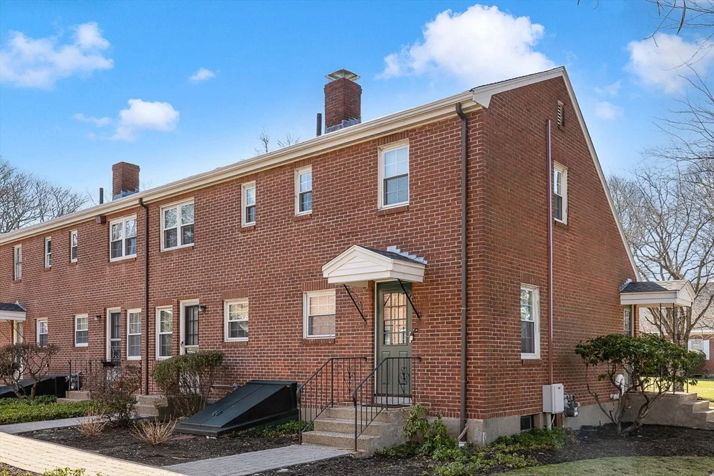 39 Charlesbank Rd, Newton