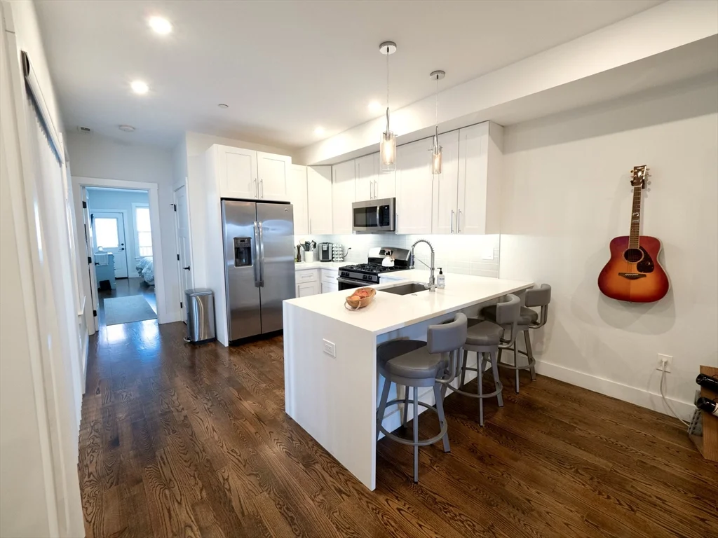 65 Border St, East Boston