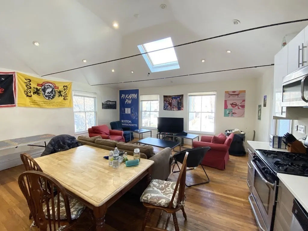 89 Cedar, Roxbury
