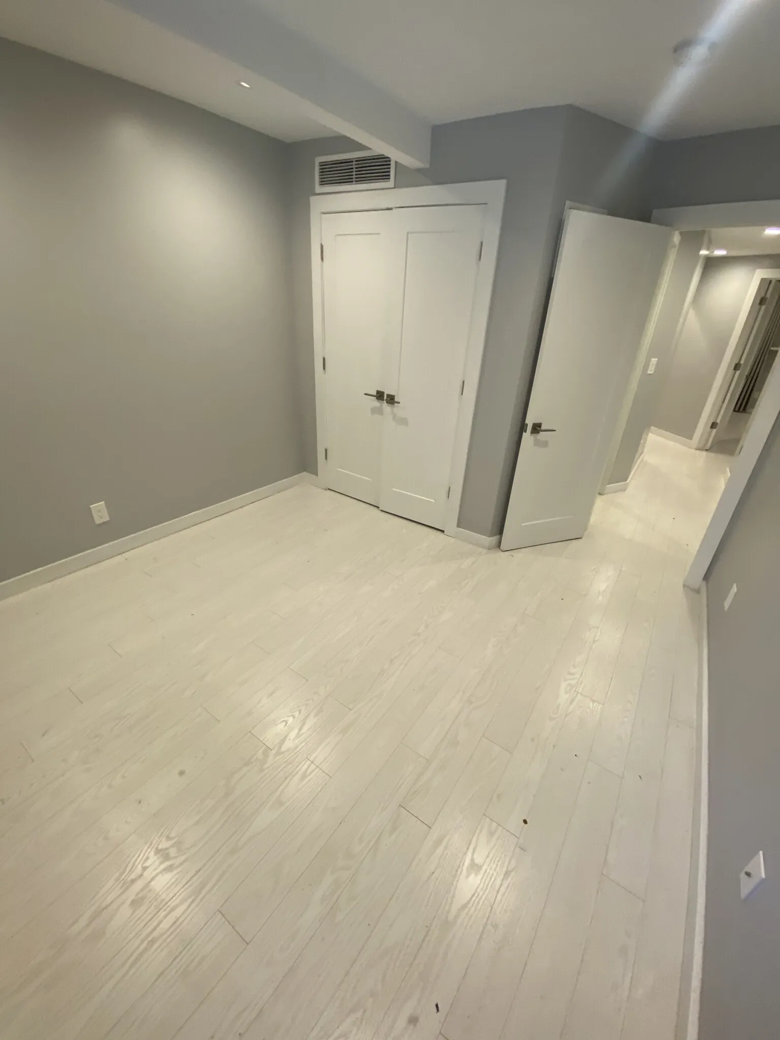 469 Massachusetts Ave, South End