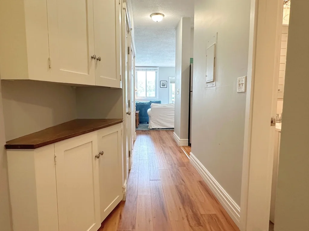 5 Pirate's Ln, East Gloucester
