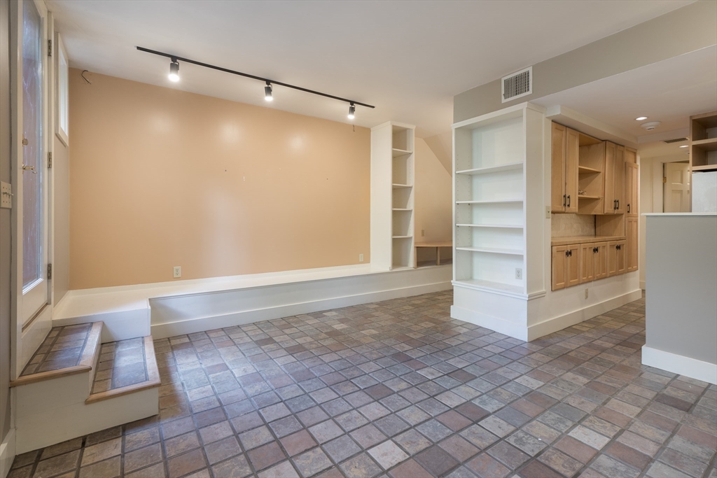 75 Chandler St, South End