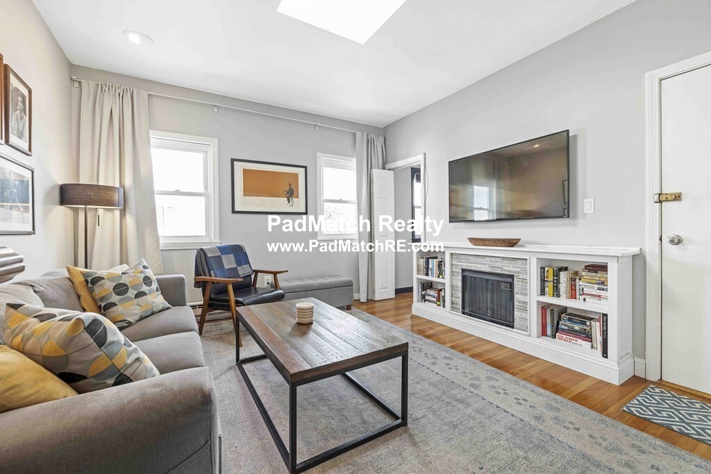 372 Bunker Hill St, Boston