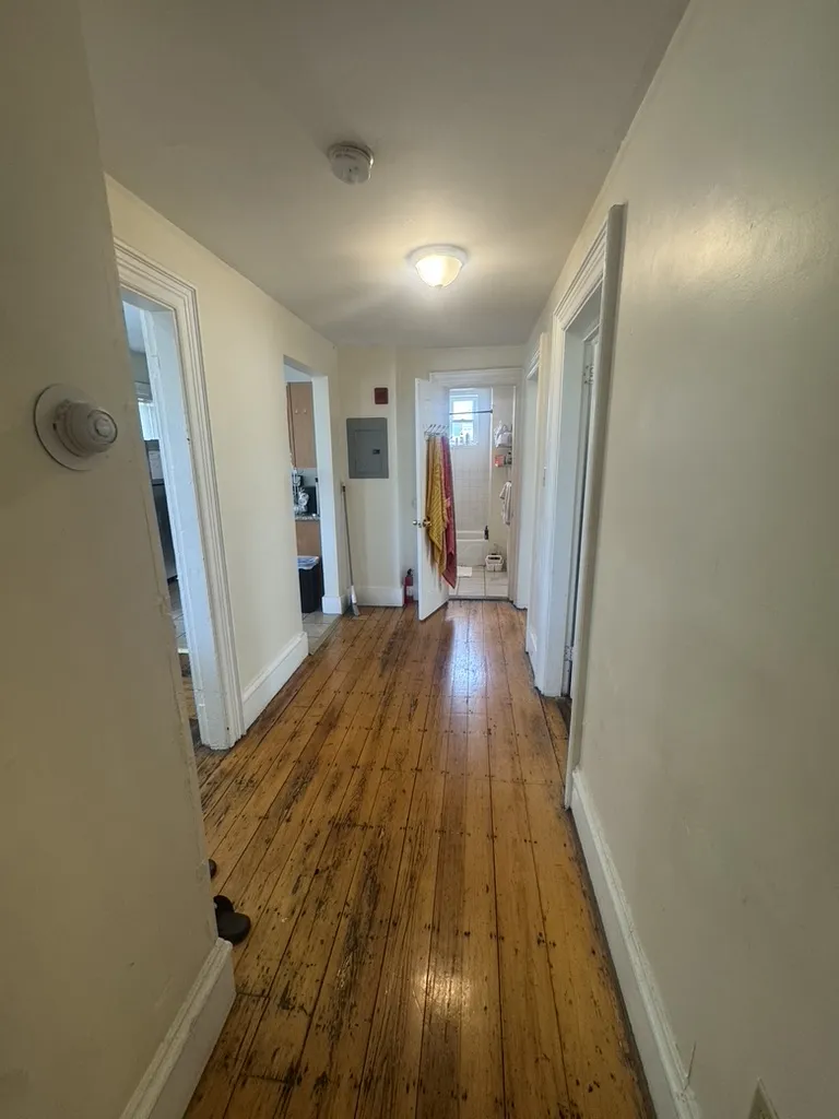 227 Roxbury St, Roxbury