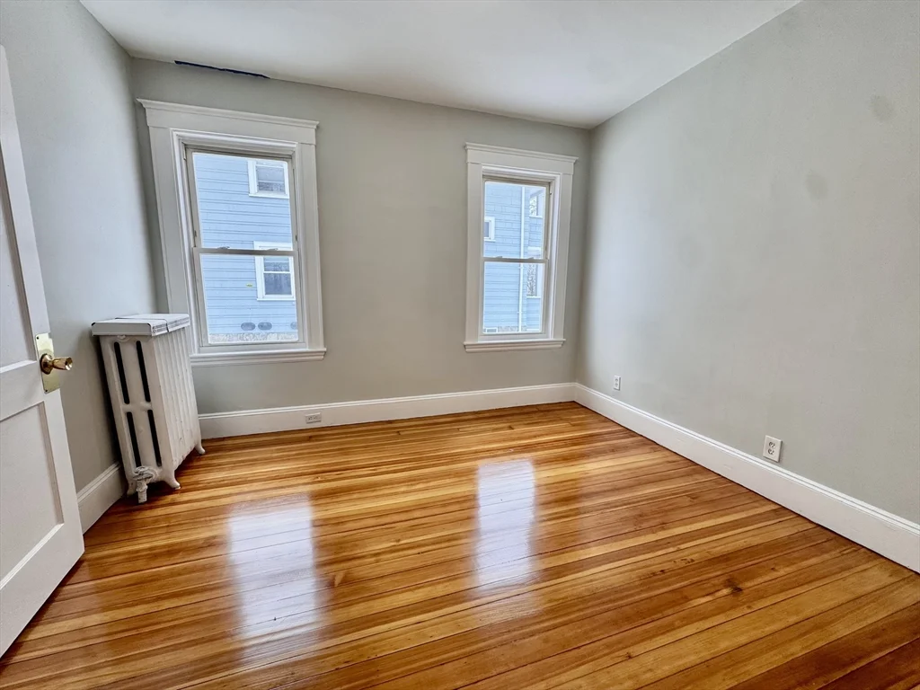 129 Redlands Rd, West Roxbury