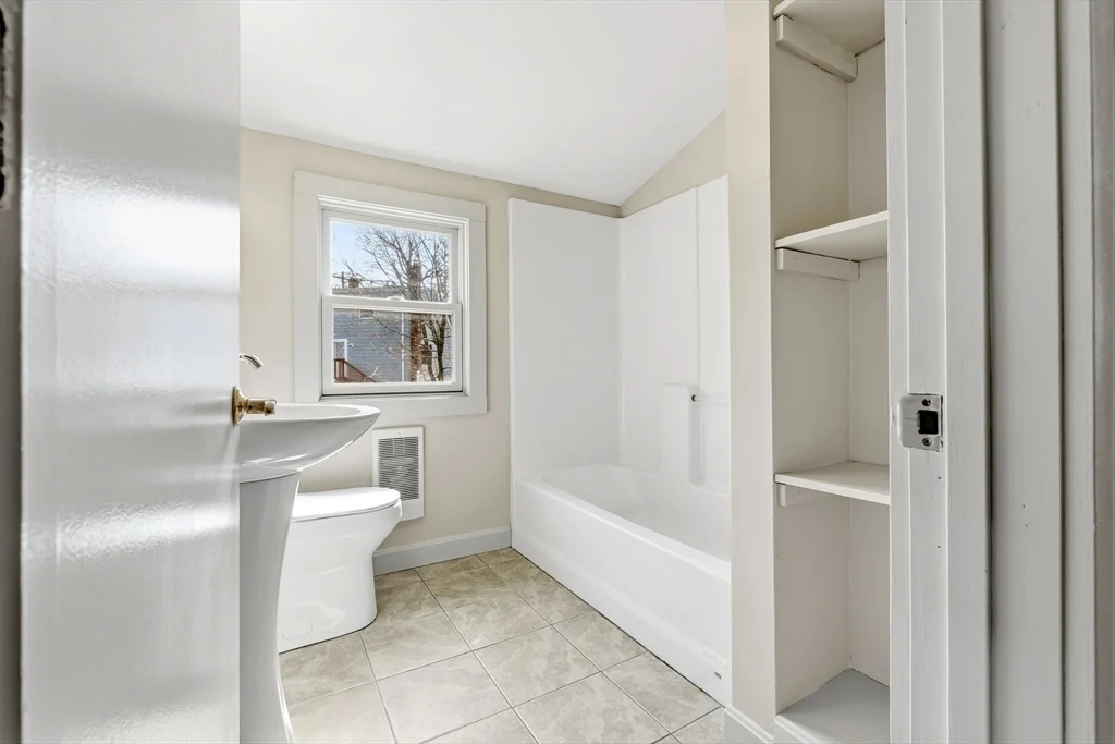 324 Lowel St, Peabody