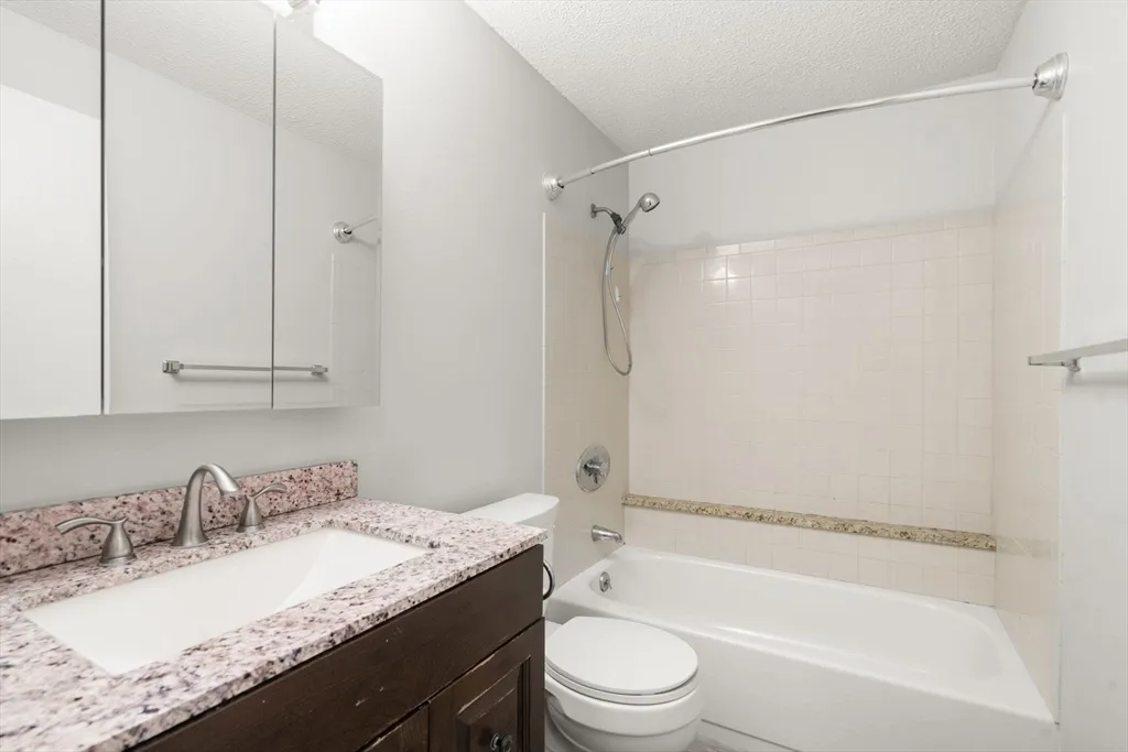 11 Silver Hill Ln, Natick