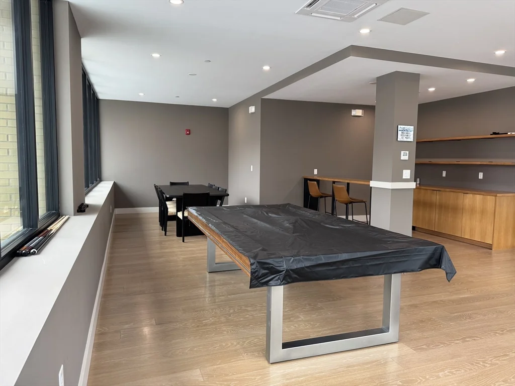 100 Lincoln, Brighton