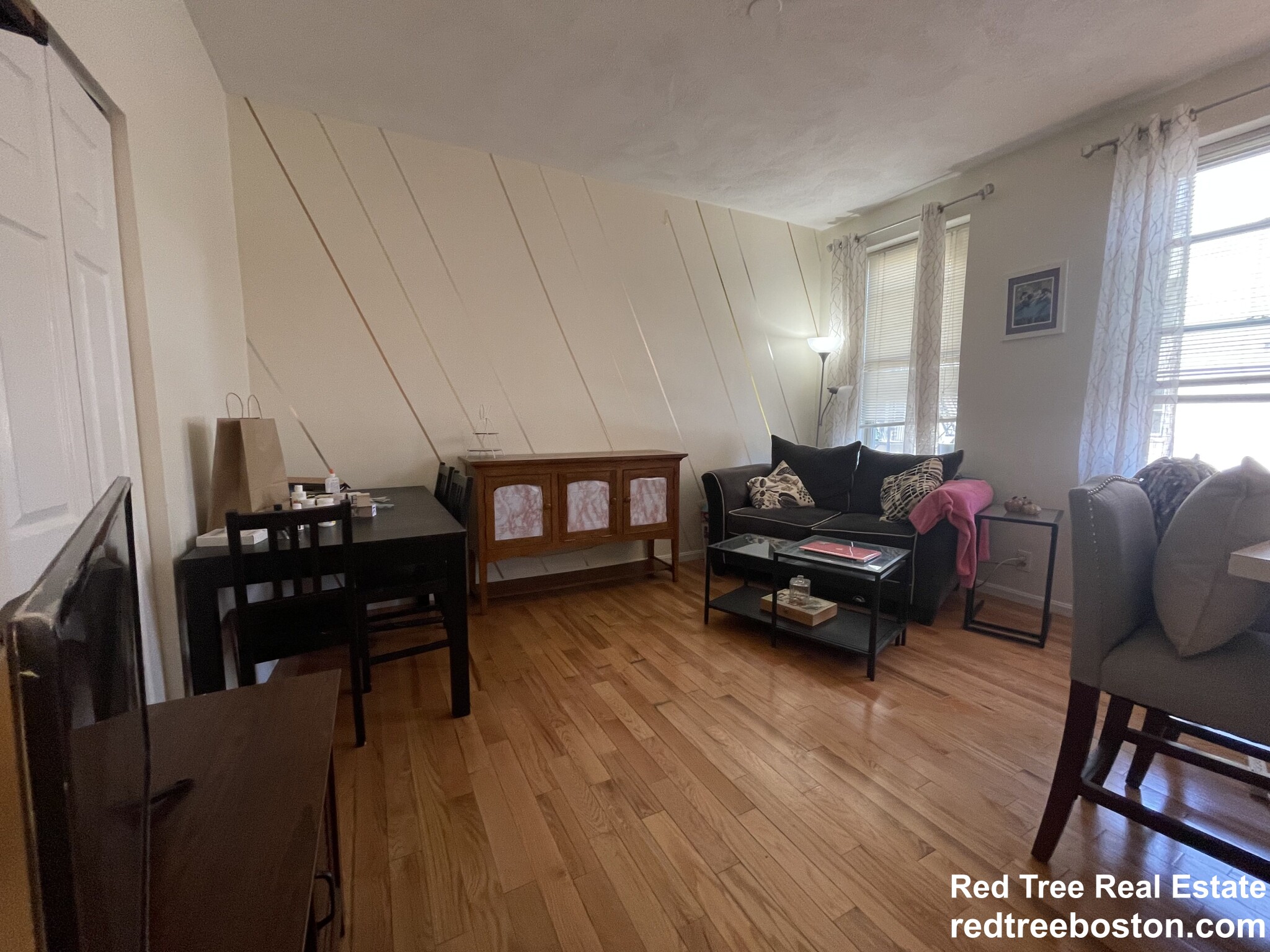 1423 Commonwealth Ave, Brighton