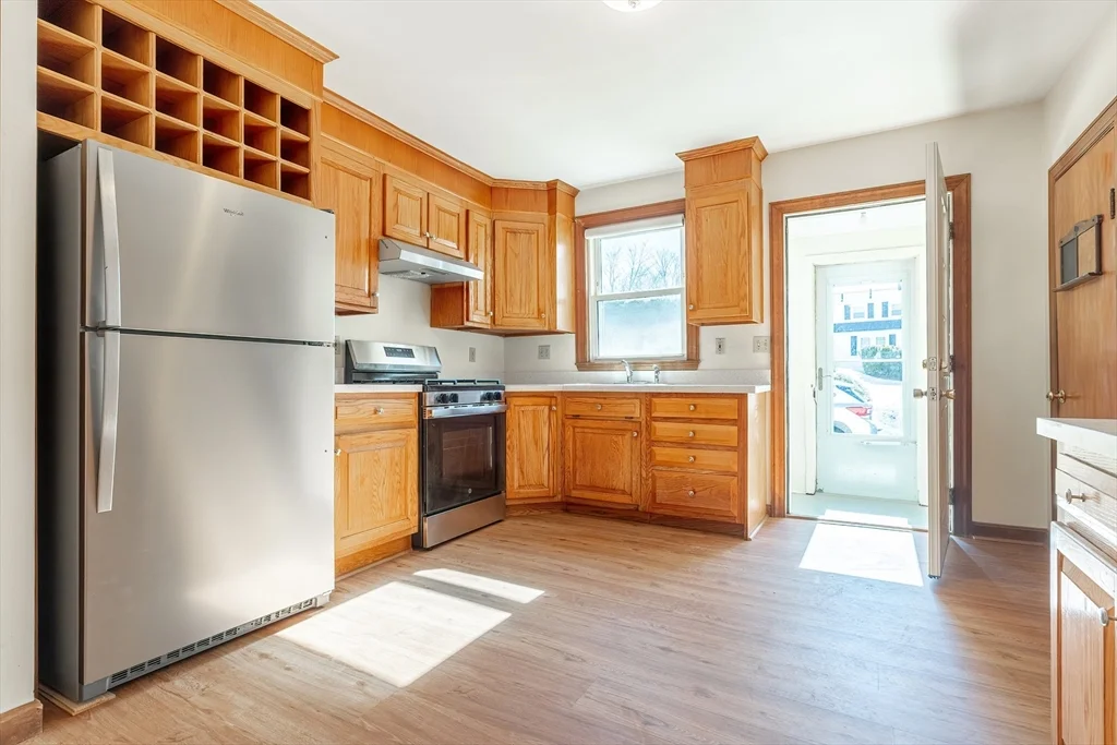 39 Frairy St, Medfield