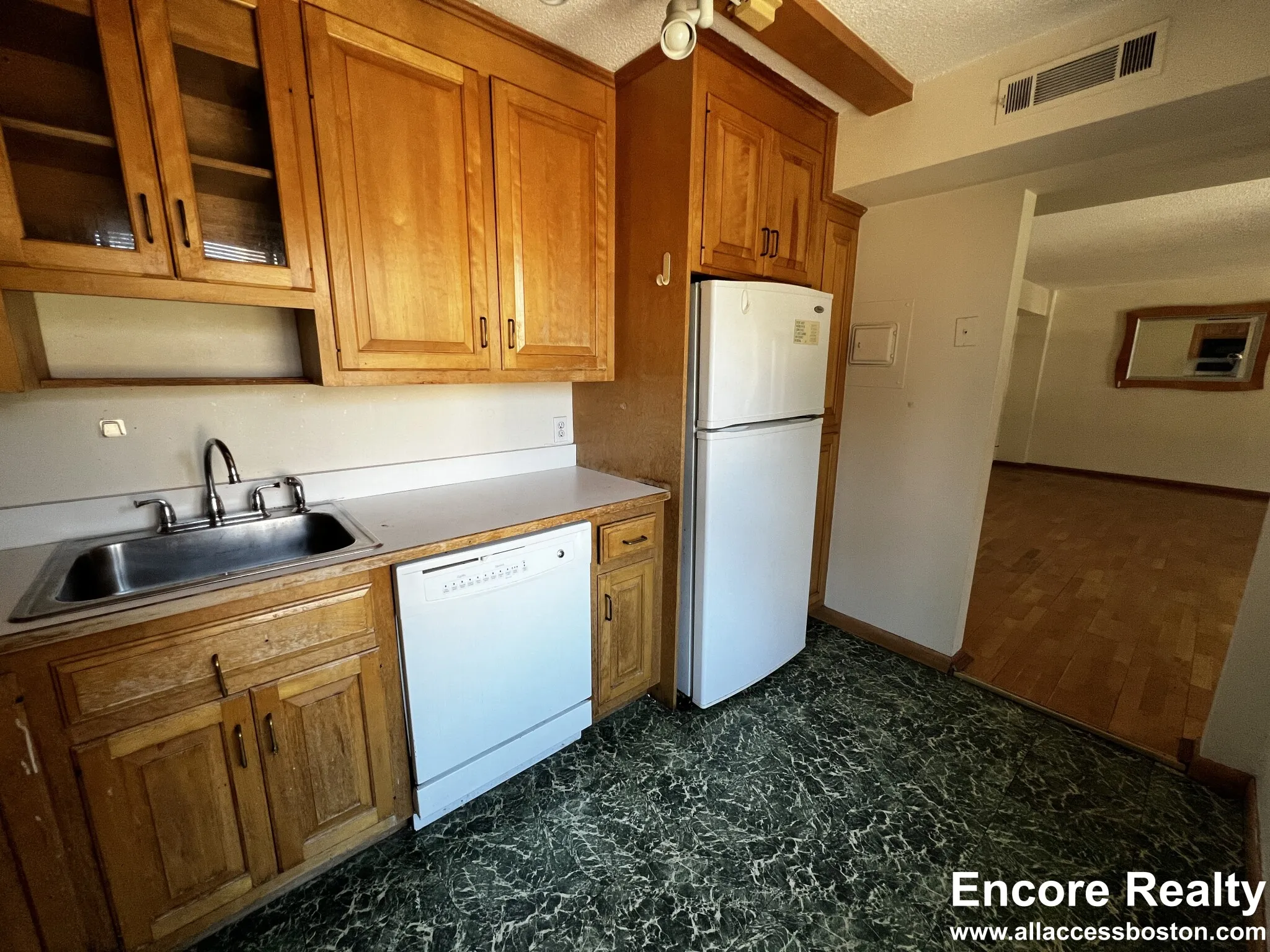 1243 Beacon St, Coolidge Corner