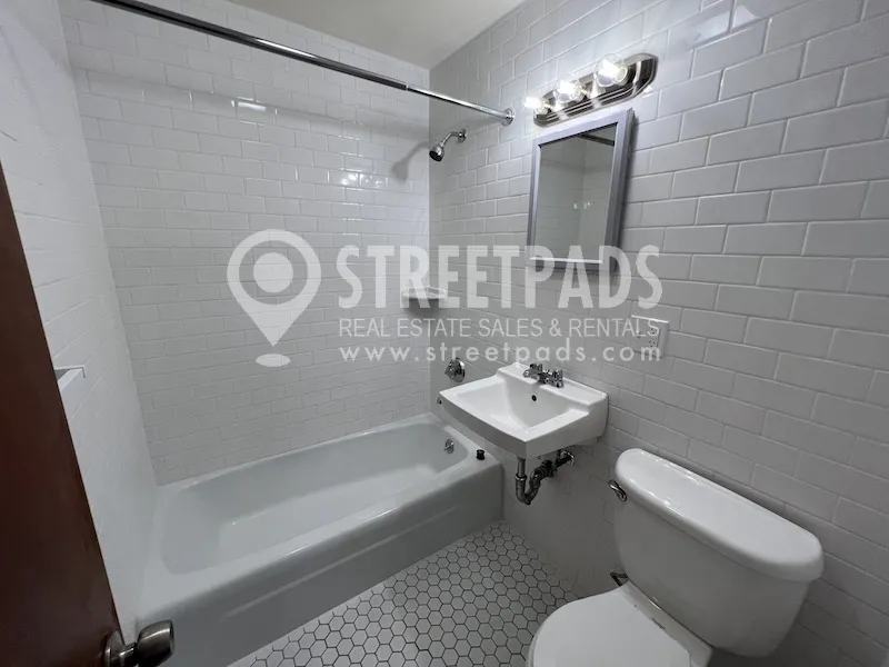 172 North Beacon St, Brighton