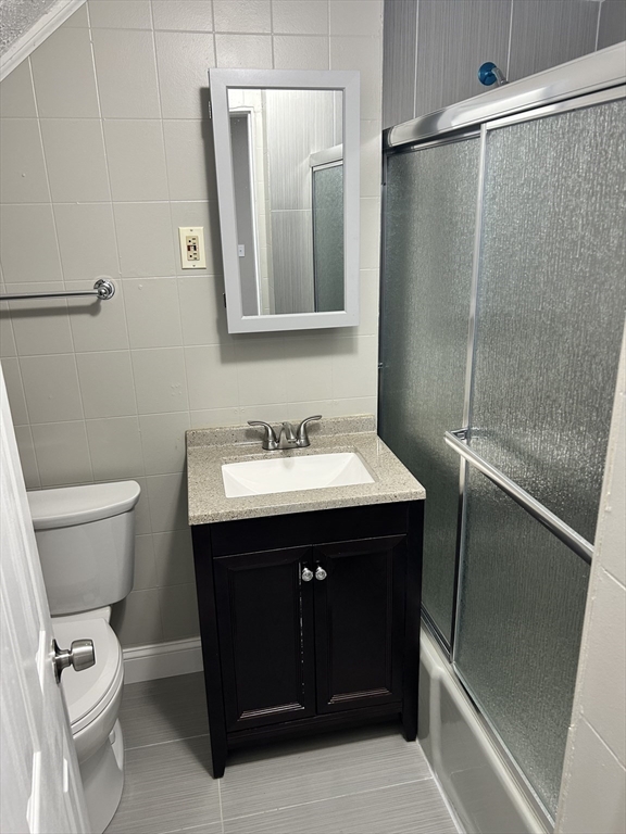 100 Foster St, Lawrence