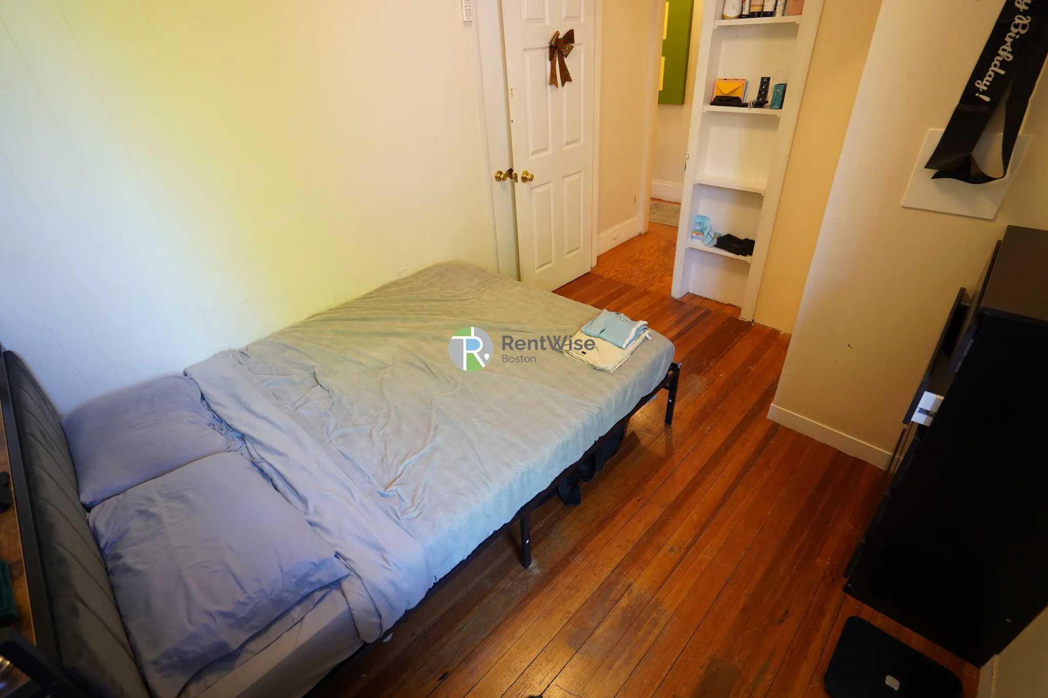 128 Fuller St, North Brookline