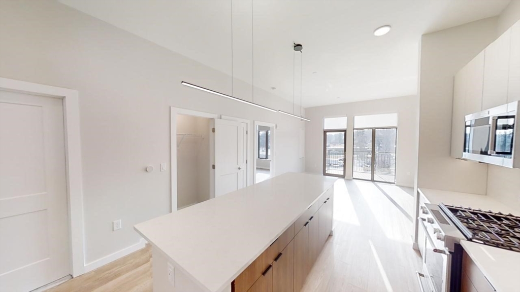 20 4th Ave, Burlington