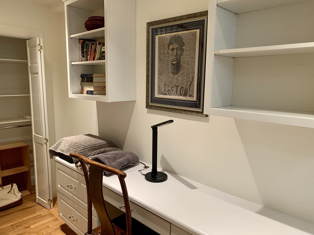 3 Walnut St, Beacon Hill