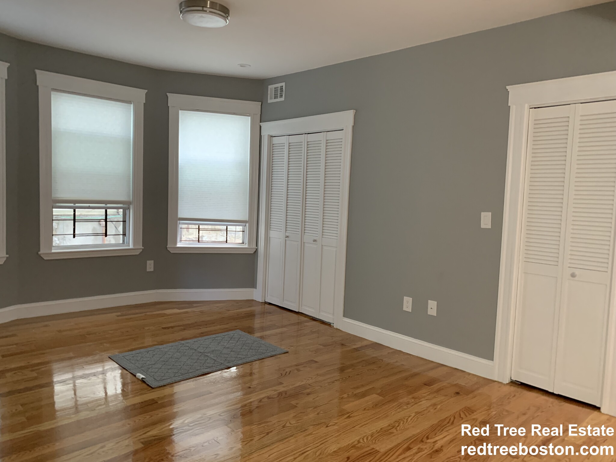 5 bed, 1 bath apartment for rent at 146 Hillside St Unit 1, Mission Hill