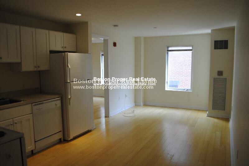 40 Boylston St, Downtown