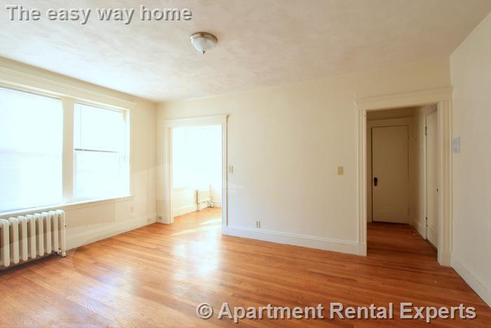 172 Maple St, Malden Center