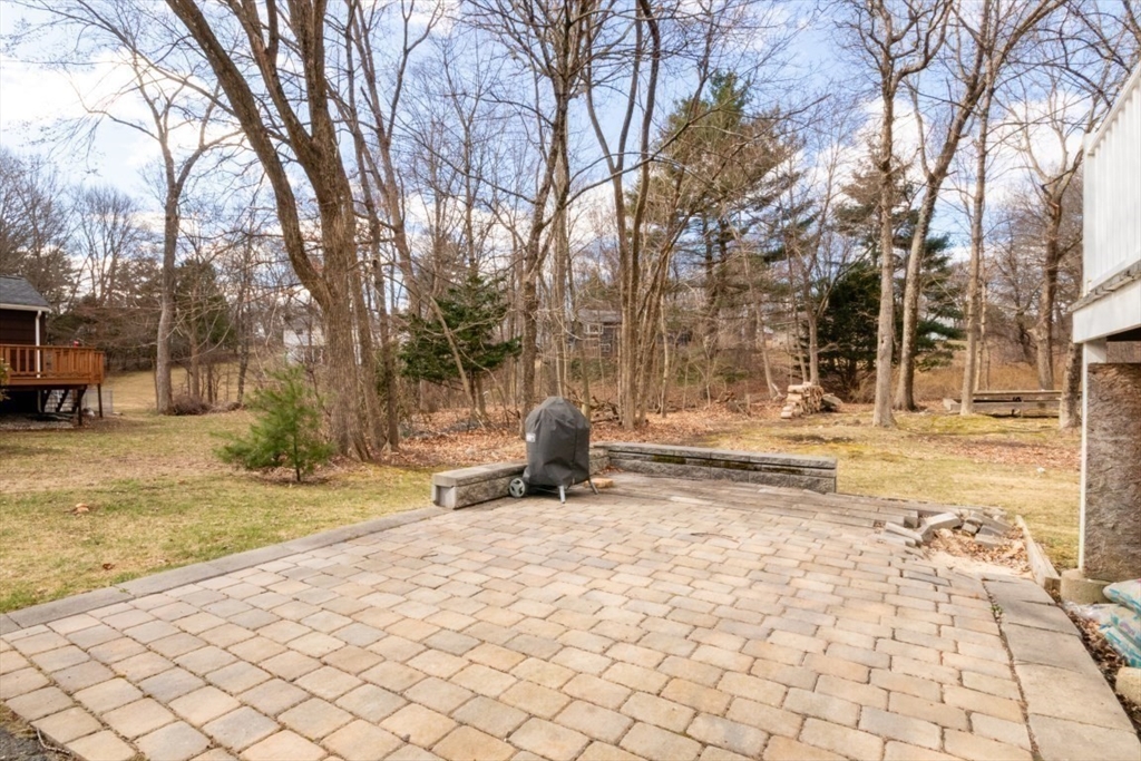 22 Livoli Rd, Framingham