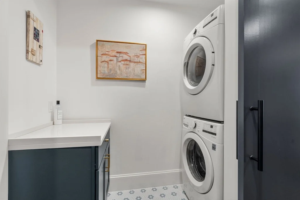 5 Caspian Way, Dorchester