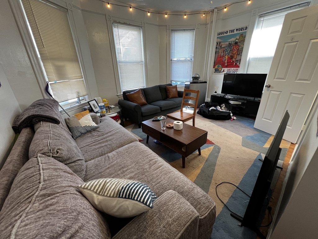 34 Cherokee St, Mission Hill