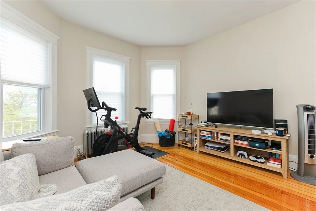 51 Main St, Winter Hill