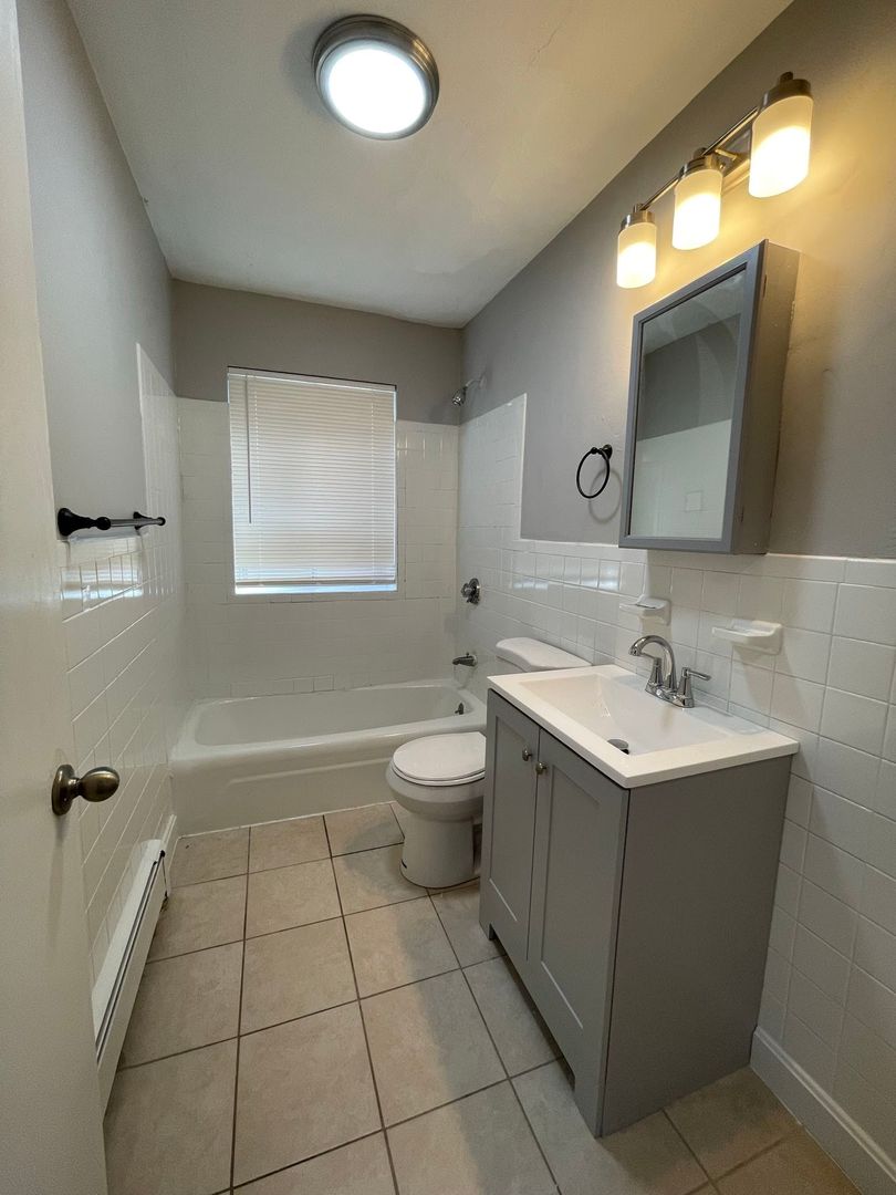 1045 River St, Hyde Park