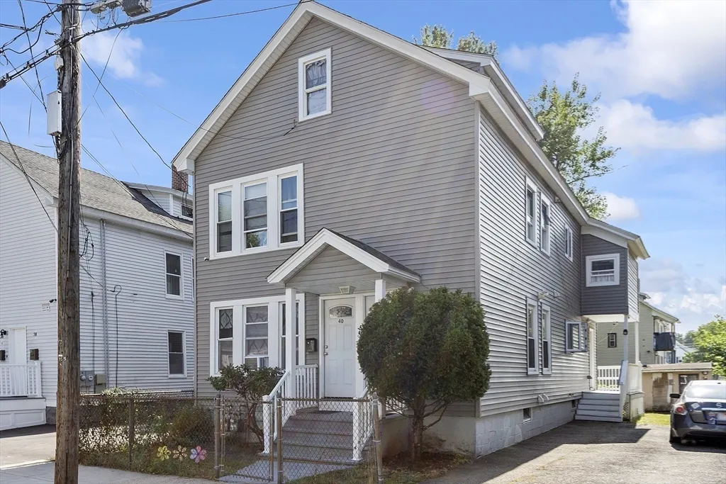 42 Perry Ave, Lawrence