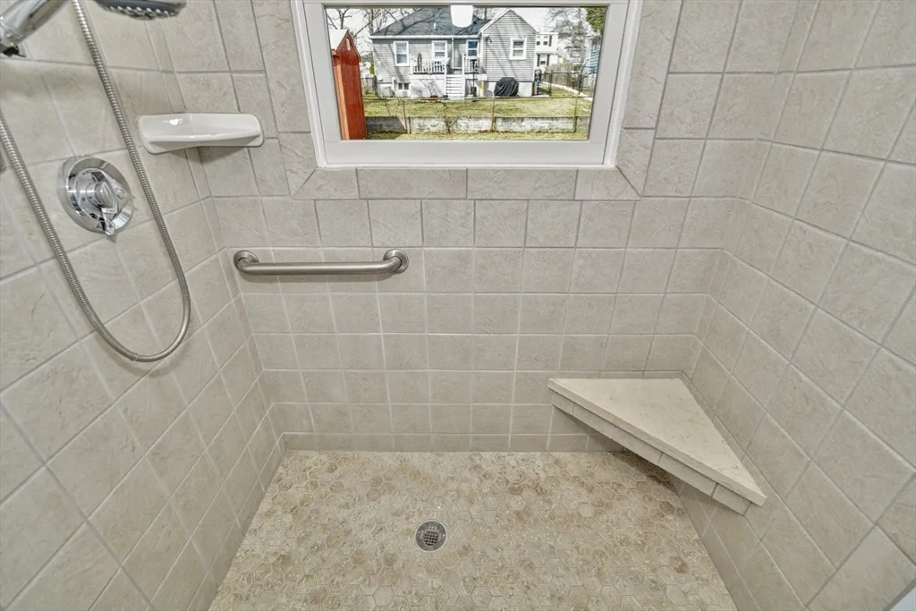 38 Grassmere Rd, Hyde Park