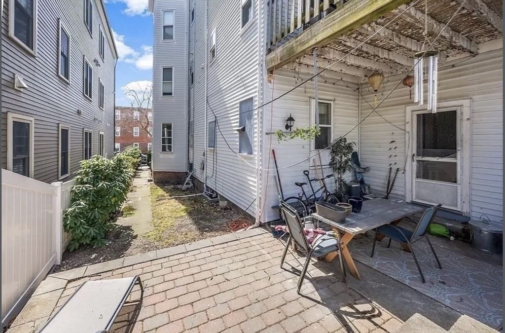 866 East Fifth, South Boston